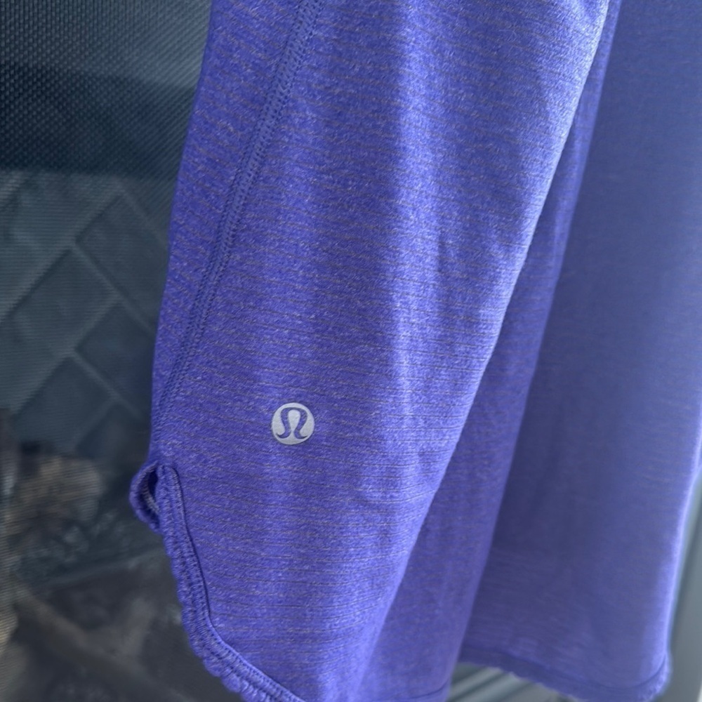 Lululemon Purple Tank with Scalloped Edging – Super Stretchy - Picture 5 of 5